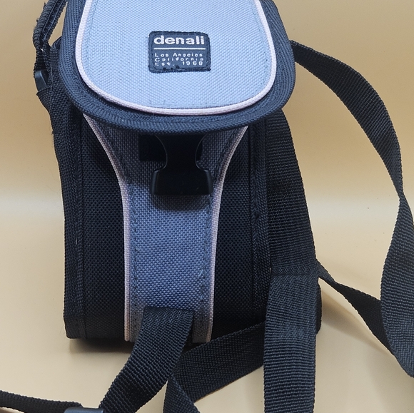 Omni 2 Digital Video Camera 16.0 Mega Pixels 8X Zoom With Case And Manual - Picture 10 of 10